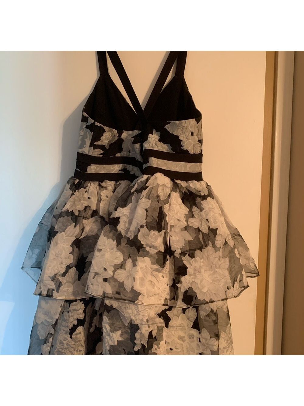 BCBGENERATION Floral Tiered Dress Size 10 - Picture 5 of 7